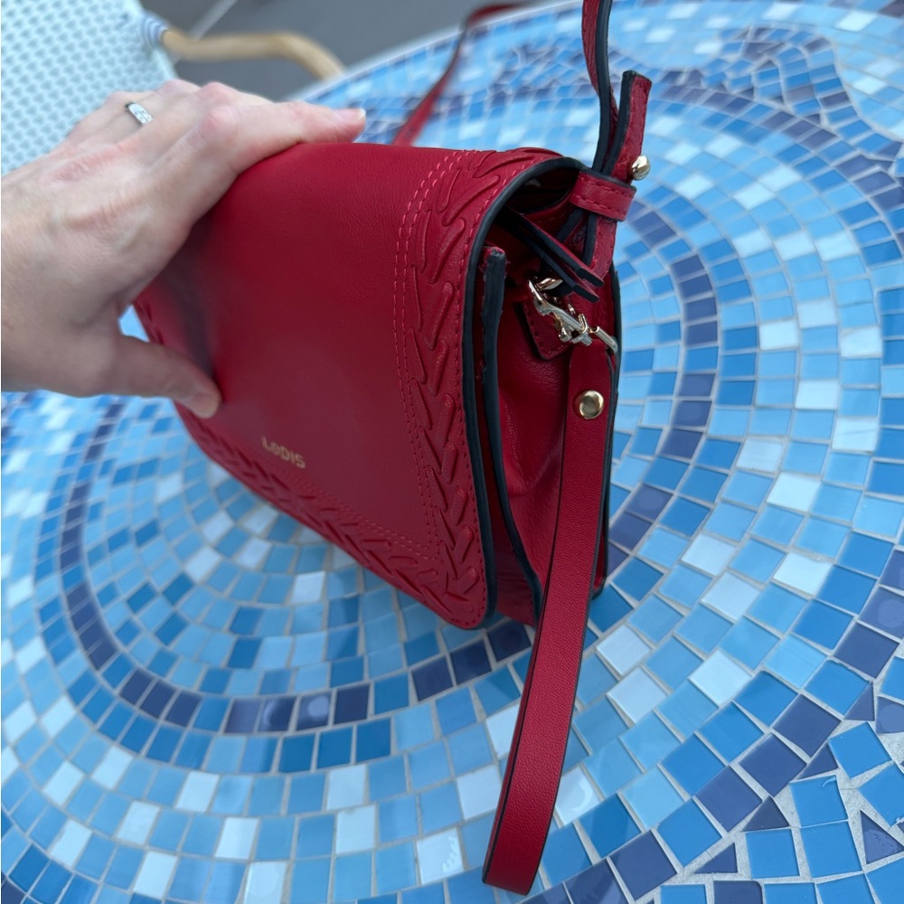 Lodis Harper crossbody leather clutch wristlet - Picture 6 of 8
